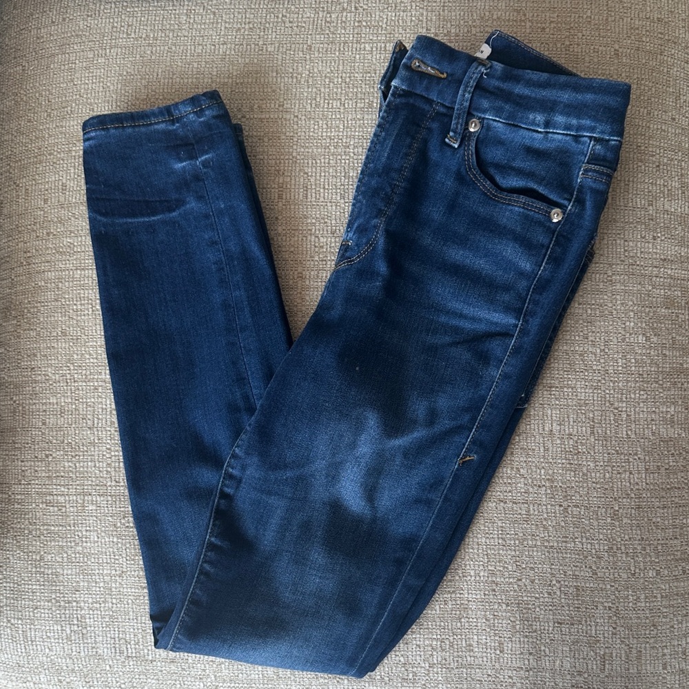 Good American High Rise Dark Blue Jeans